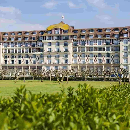 Barriere Le Royal 5*