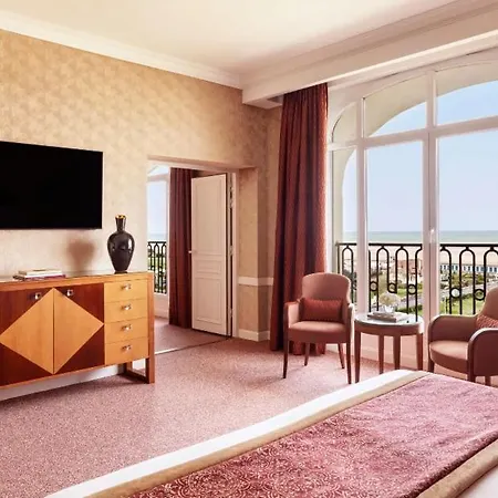 Barriere Le Royal 5*