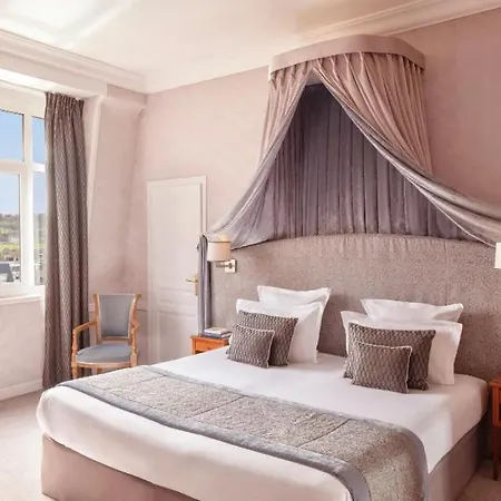 Hotel Barriere Le Royal